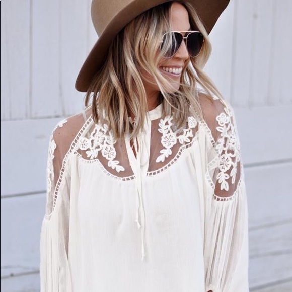 Tops - 🎉Host Pick🎉 Lace Boho Blouse in White